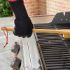 Εικόνα της Weber® Μπαμπού Βούρτσα Καθαρισμού Mε Τρίχες Από Ατσάλι 46cm