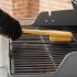 Εικόνα της Weber® Μπαμπού Βούρτσα Καθαρισμού Mε Τρίχες Από Ατσάλι 46cm